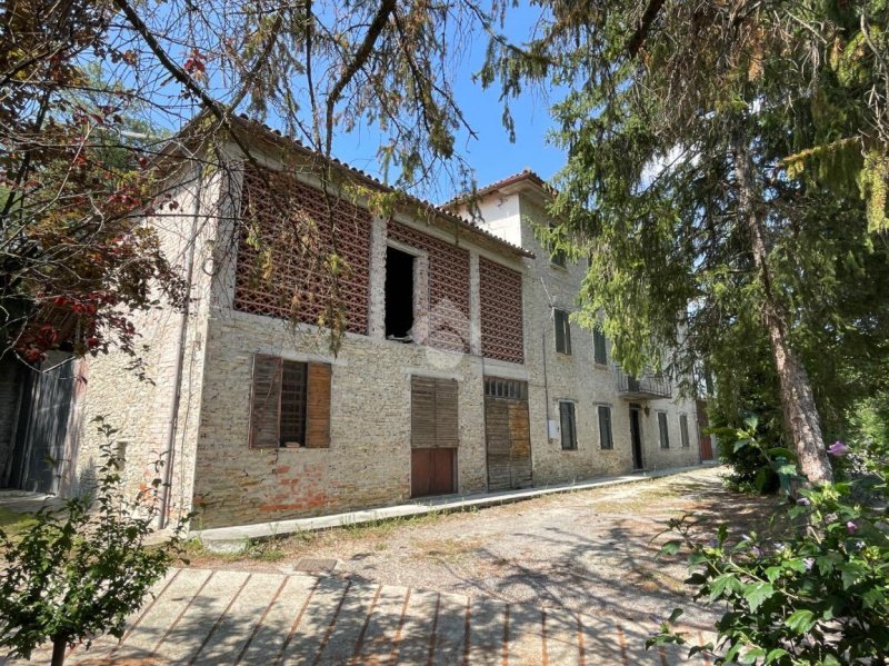 Landhaus in Santo Stefano Belbo