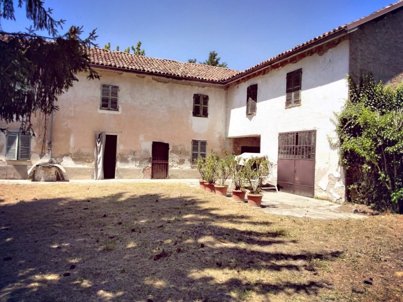 Landhaus in Costigliole d'Asti