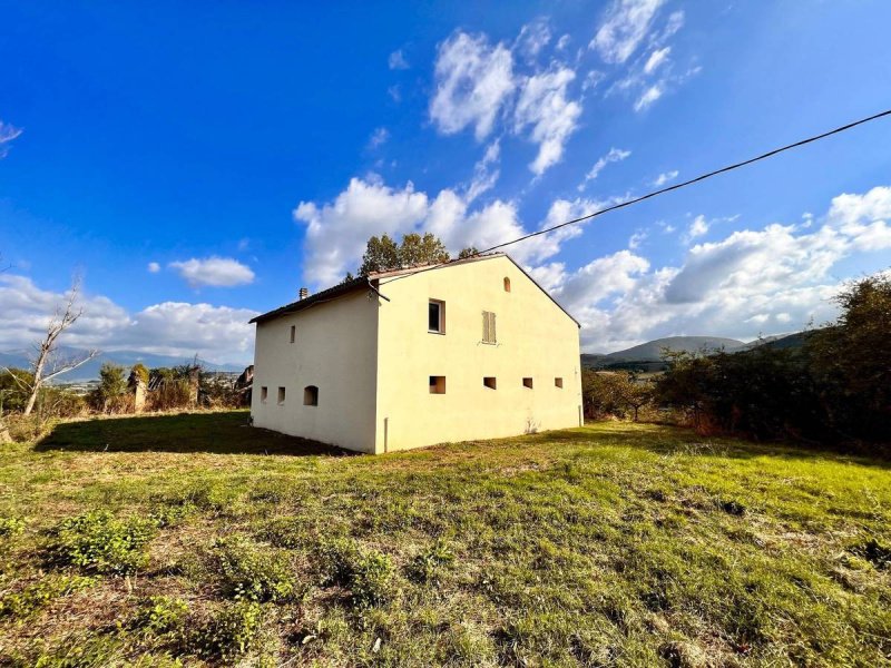 Farmhouse in Fabriano