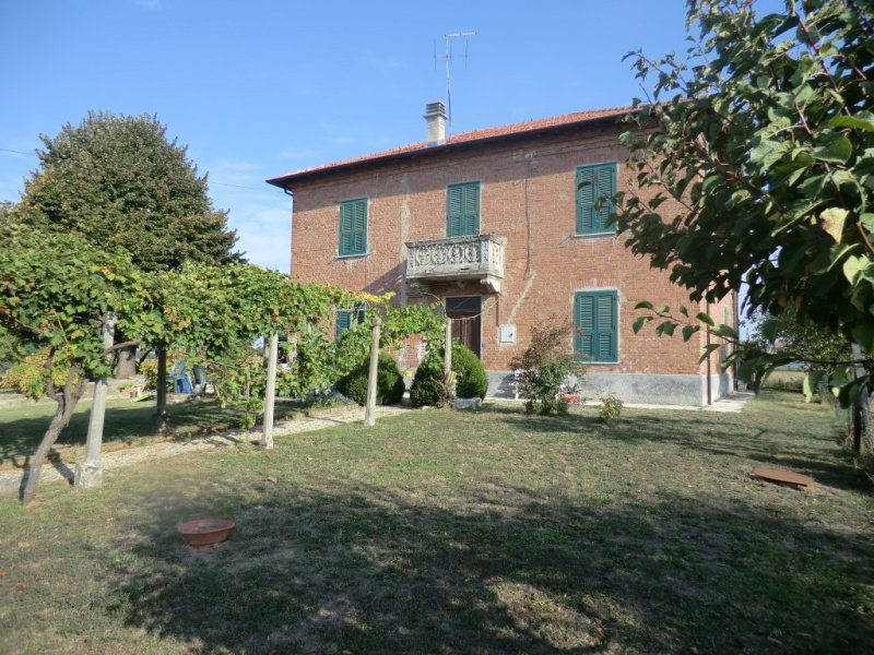 Villa i Basaluzzo