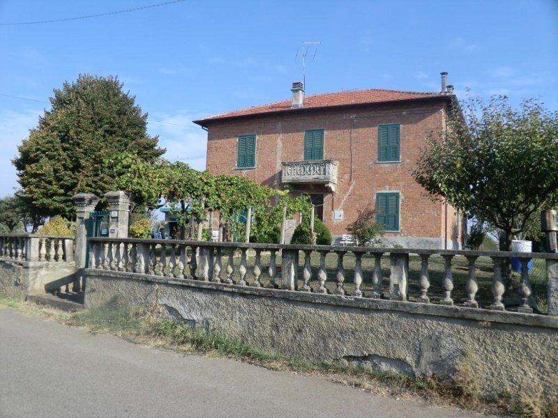 Villa en Basaluzzo