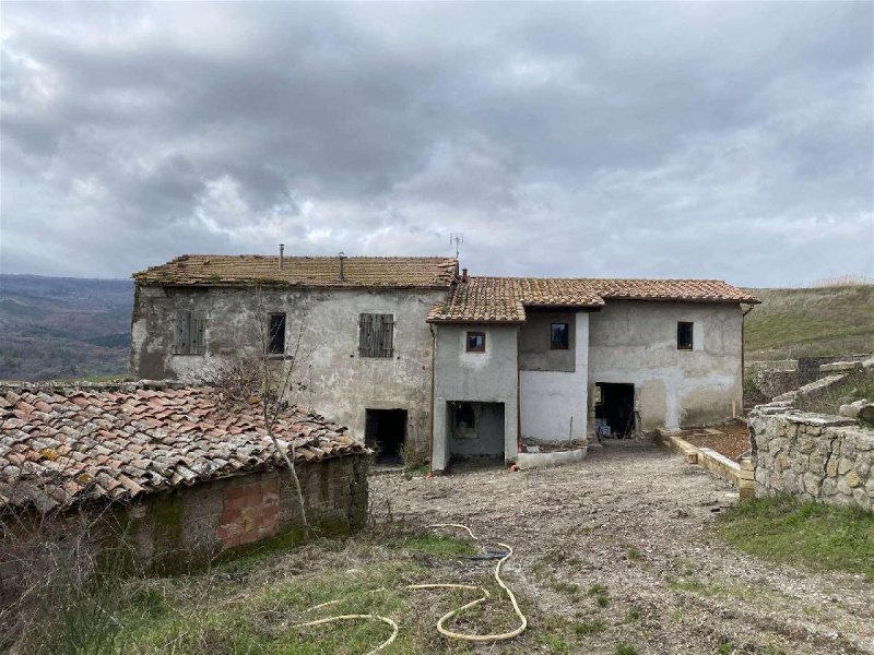 Explotación agrícola en Abbadia San Salvatore