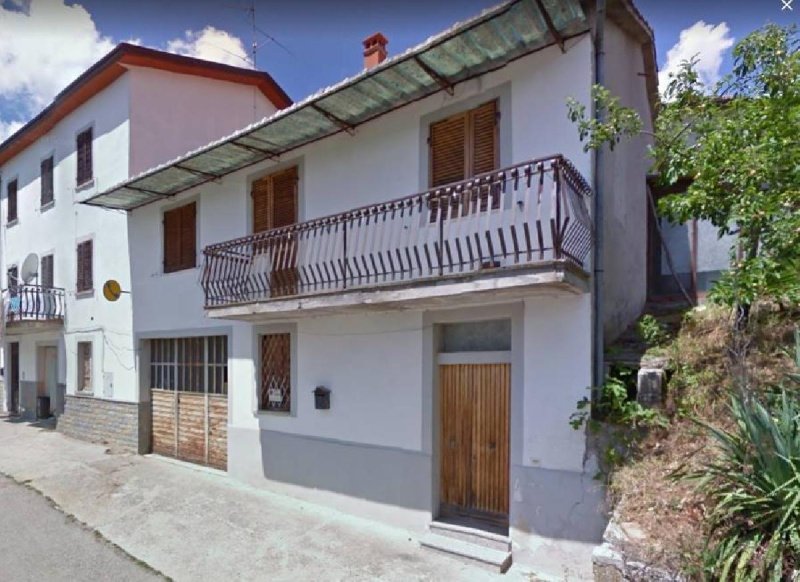 Half-vrijstaande woning in Gubbio