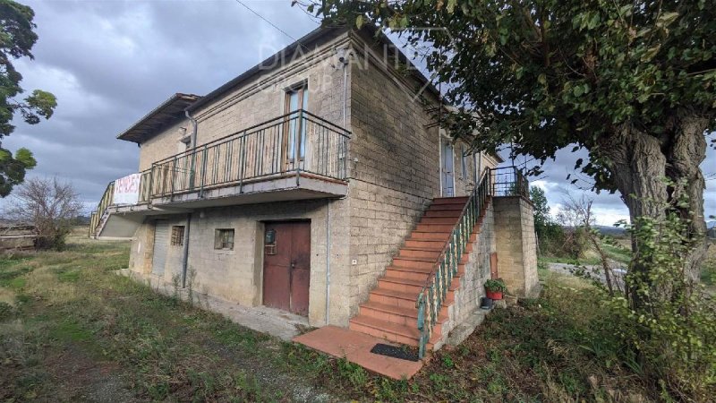Detached house in Chiusi