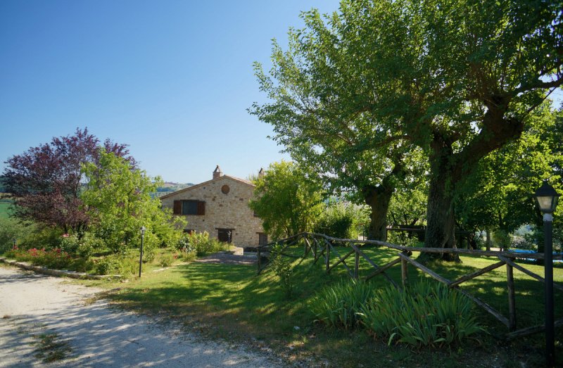Farmhouse in Todi