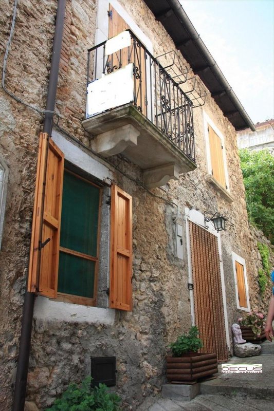 Maison individuelle à Villa Santa Lucia degli Abruzzi