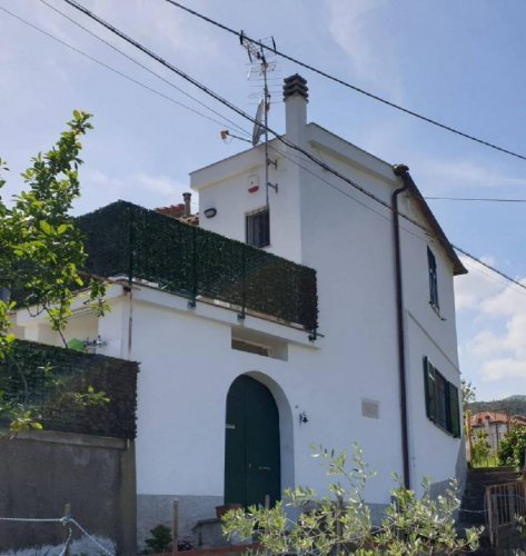 Casa adosada en Vado Ligure