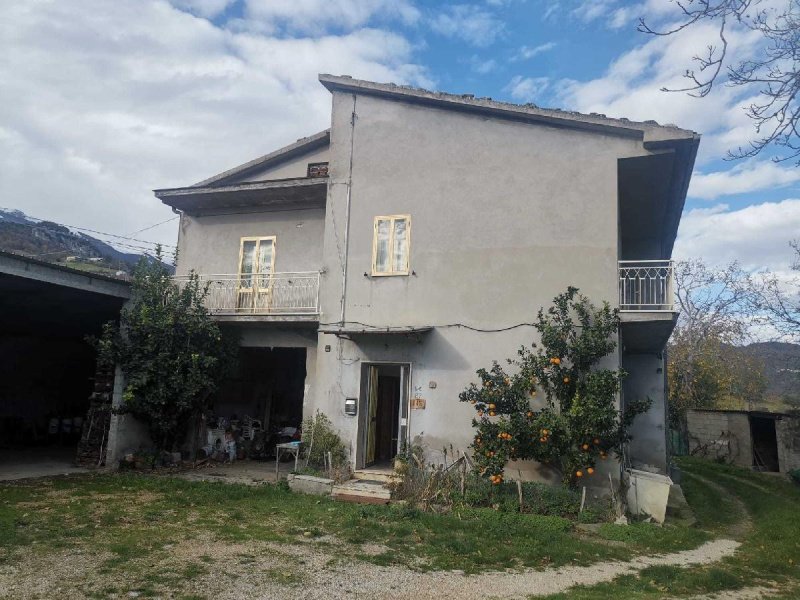 Huis in Montebello di Bertona