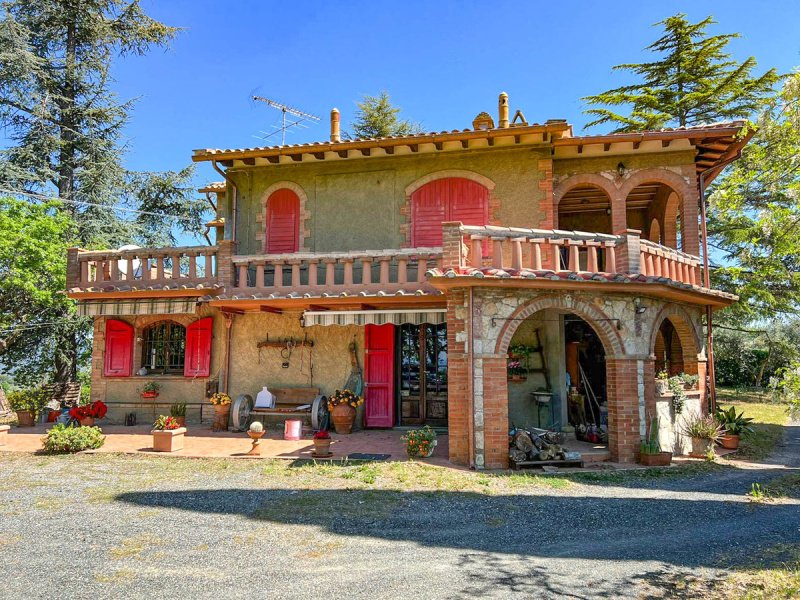 Villa in Guardistallo