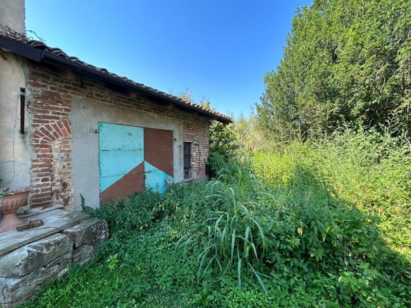 Half-vrijstaande woning in Montemagno