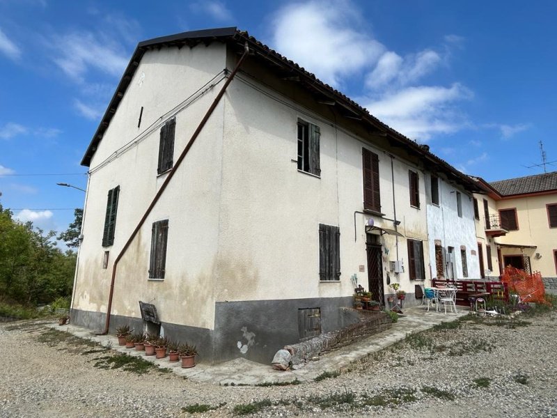 Semi-detached house in Castagnole Monferrato