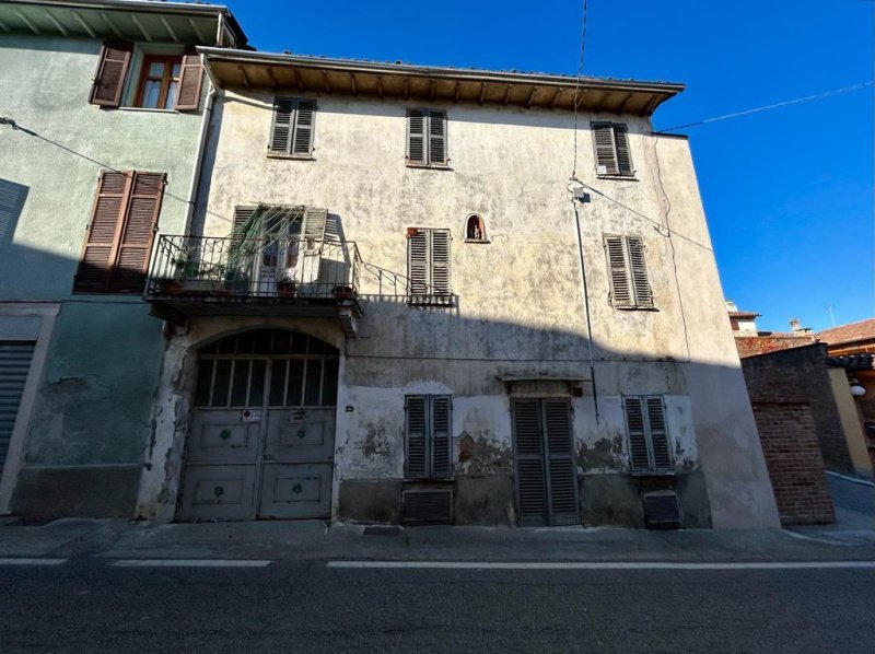Half-vrijstaande woning in Castagnole Monferrato