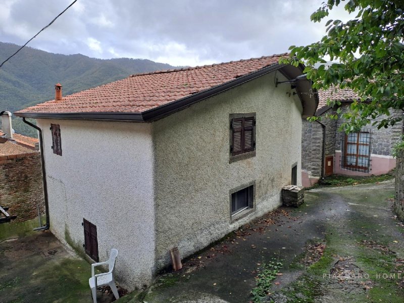 Villa in Comano