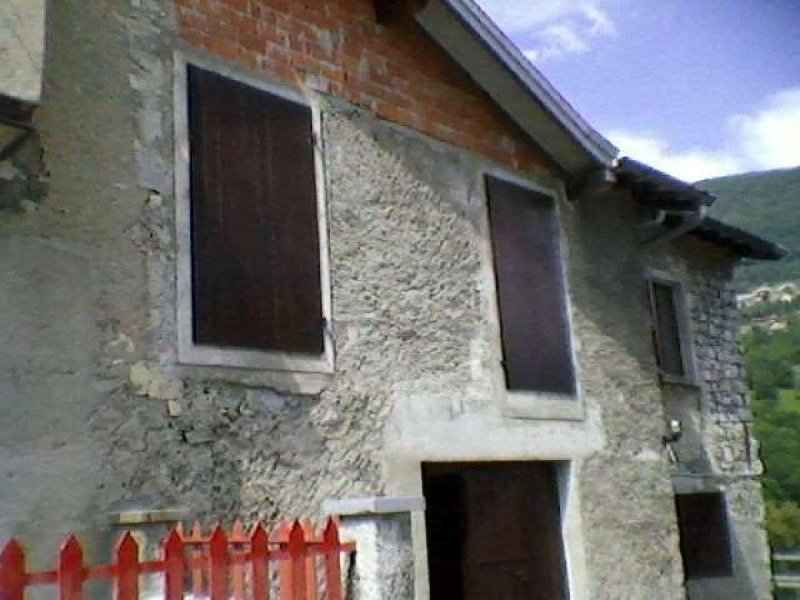 Detached house in Laino