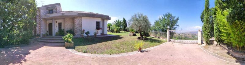 Country house in Fragneto l'Abate