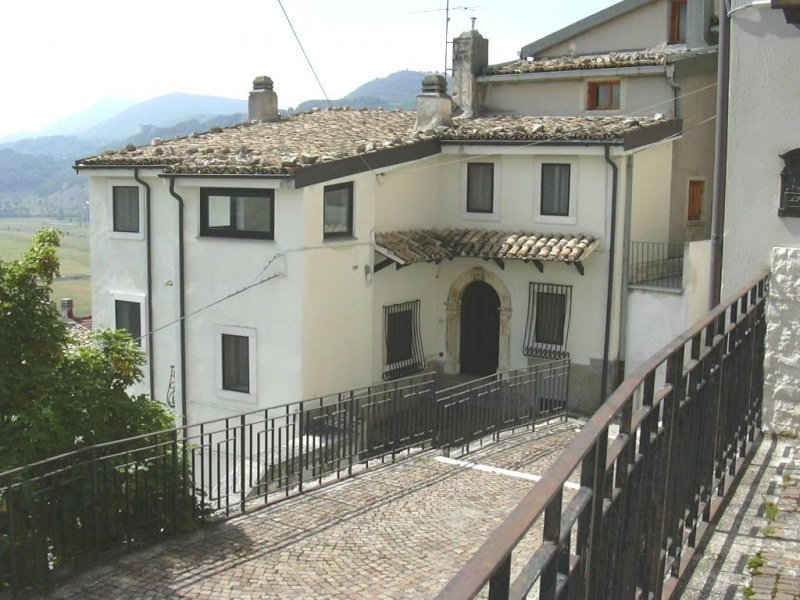 Villa i Rivisondoli