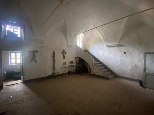 Apartamento histórico en Cisano sul Neva