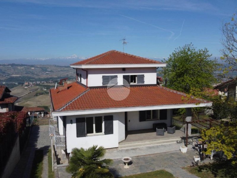 Villa in Diano d'Alba