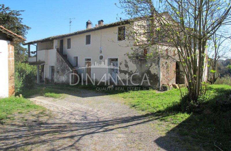 Country house in Palaia