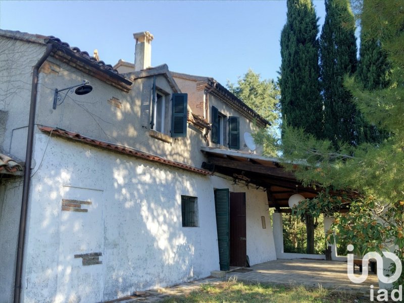 Maison à San Costanzo