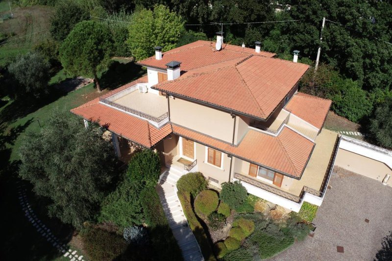 Villa en Petriano