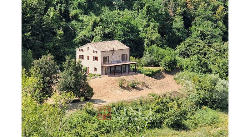 Klein huisje op het platteland in Montalto delle Marche