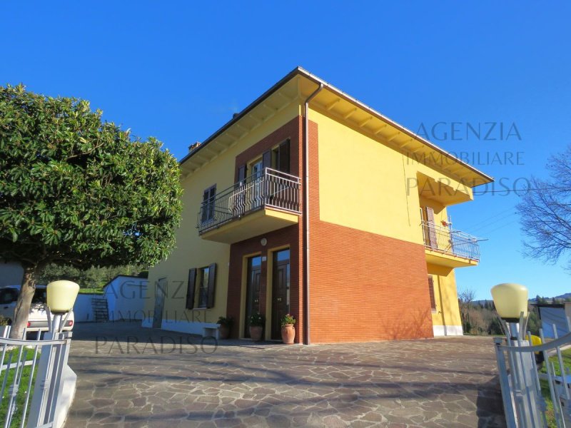 Casa independiente en Urbino