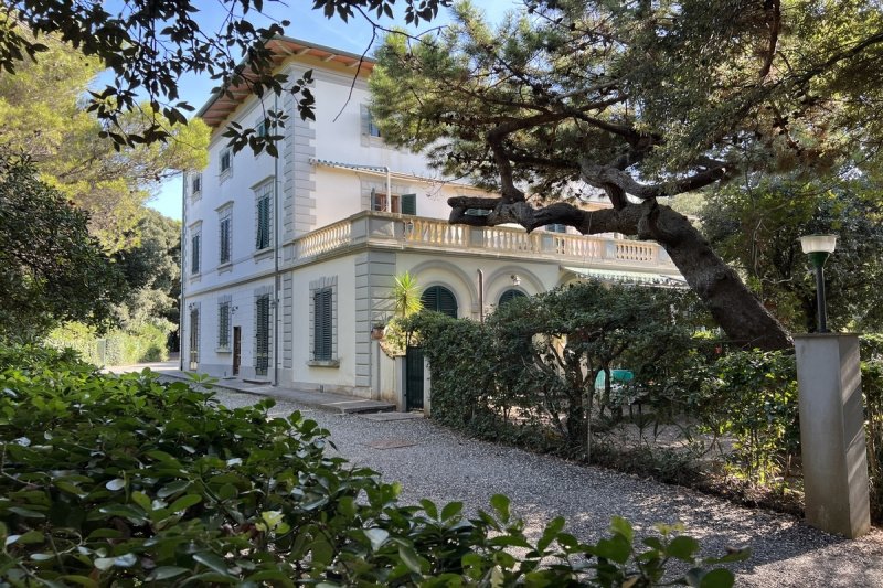 Apartamento histórico em Rosignano Marittimo