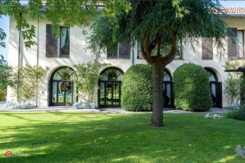 Villa a Castelletto sopra Ticino