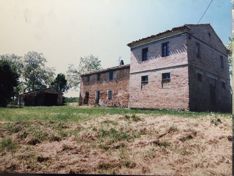 Farmhouse in Cartoceto