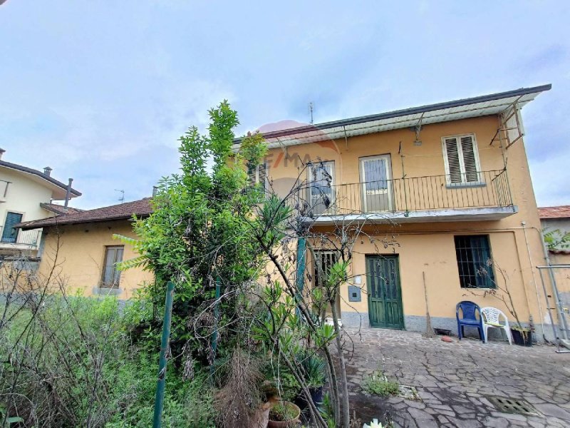 Half-vrijstaande woning in Pogliano Milanese