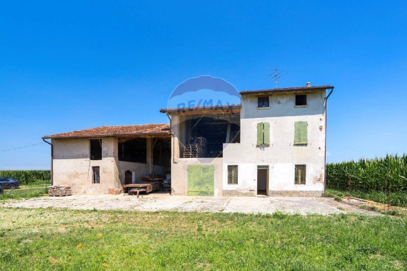 Klein huisje op het platteland in Castiglione delle Stiviere