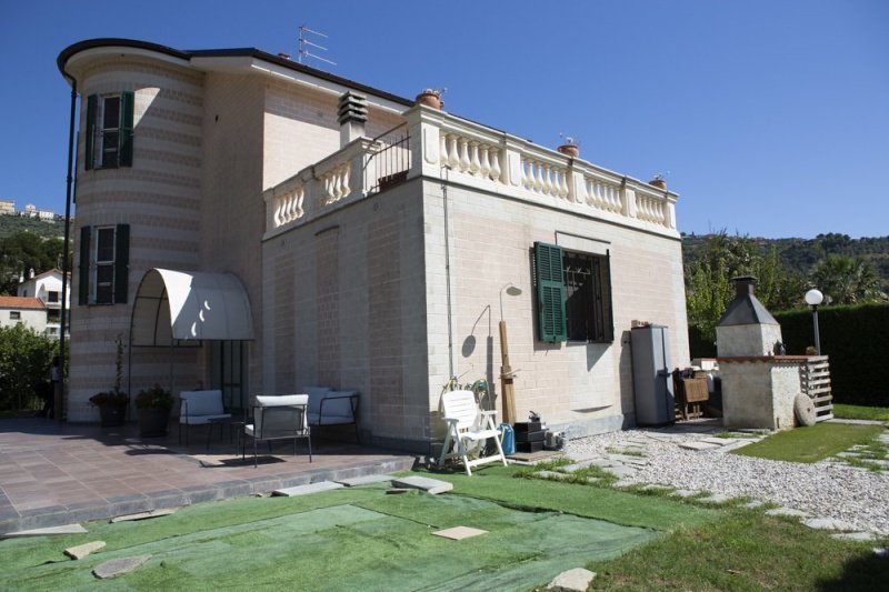 Villa in Taggia