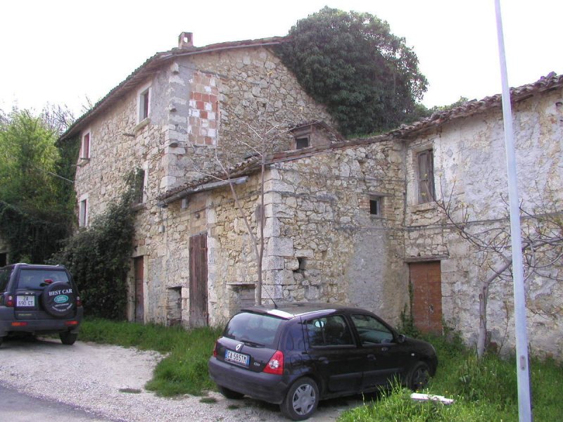 Half-vrijstaande woning in Ascoli Piceno