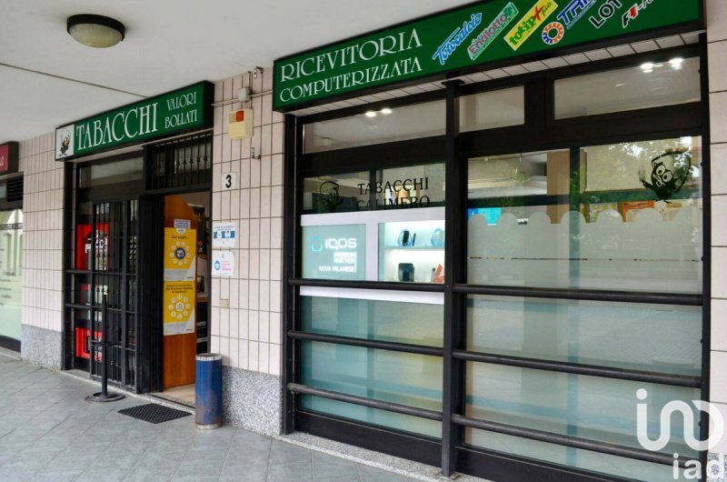 Edifício comercial em Nova Milanese