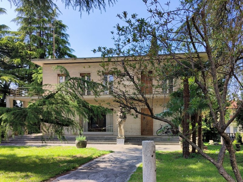 Historiskt hus i Gorizia
