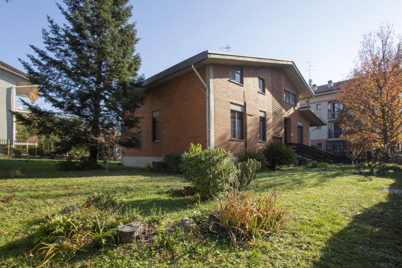 Villa in Monza