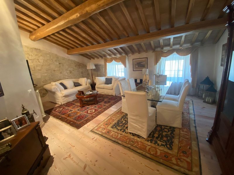 Apartamento histórico en Todi