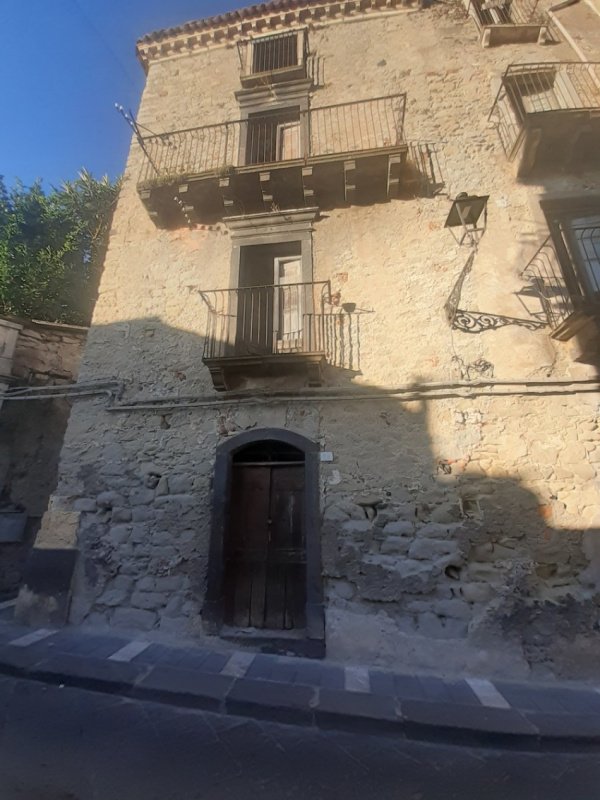 3 Bedrooms Detached house for sale in Castiglione Di Sicilia [646265]