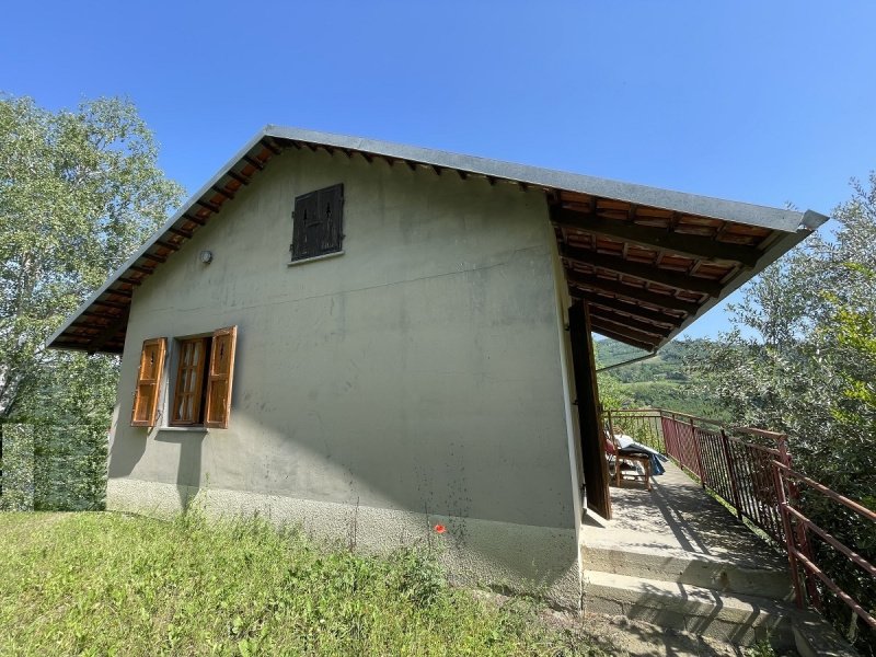 Einfamilienhaus in Rocchetta Belbo