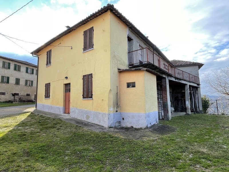 Haus in Santo Stefano Belbo