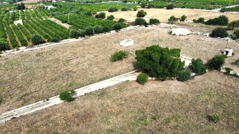 Landbouwgrond in Avola