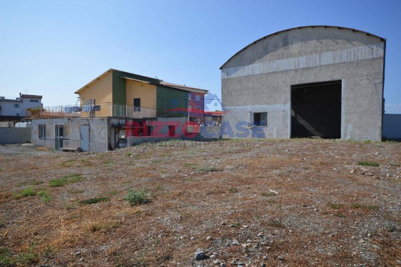 Commercial property in Calopezzati