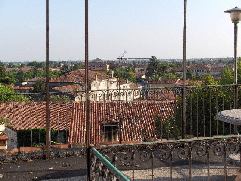 Palast in Lonigo