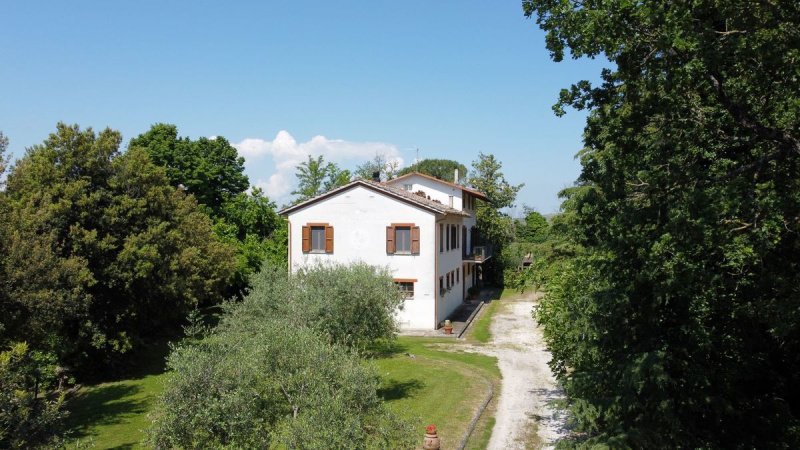 Country house in Petriano