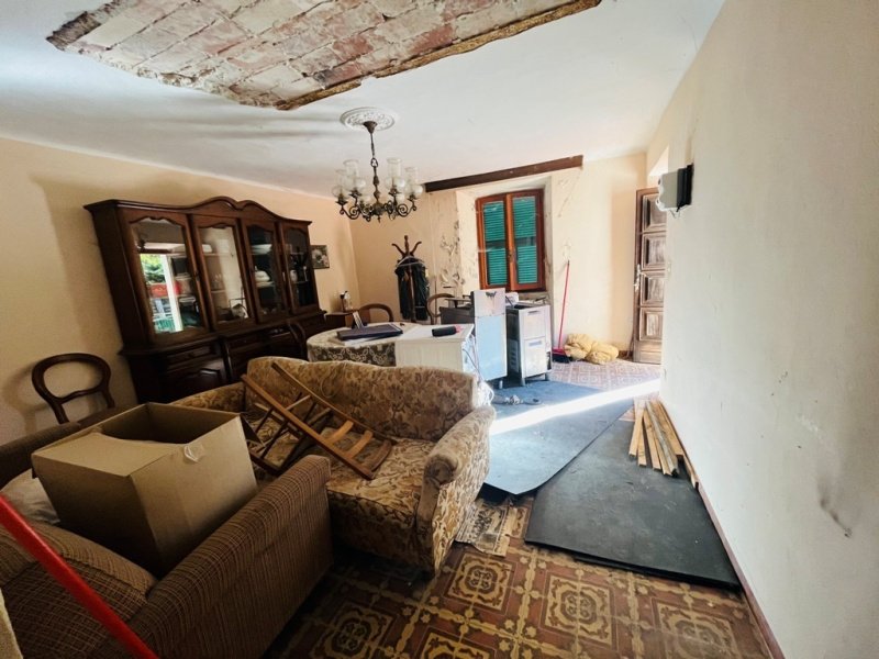 Country house in Pontremoli