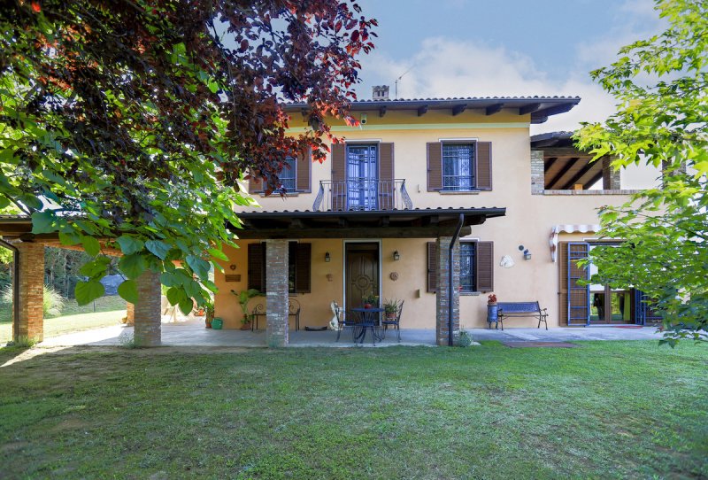 Detached house in Carentino