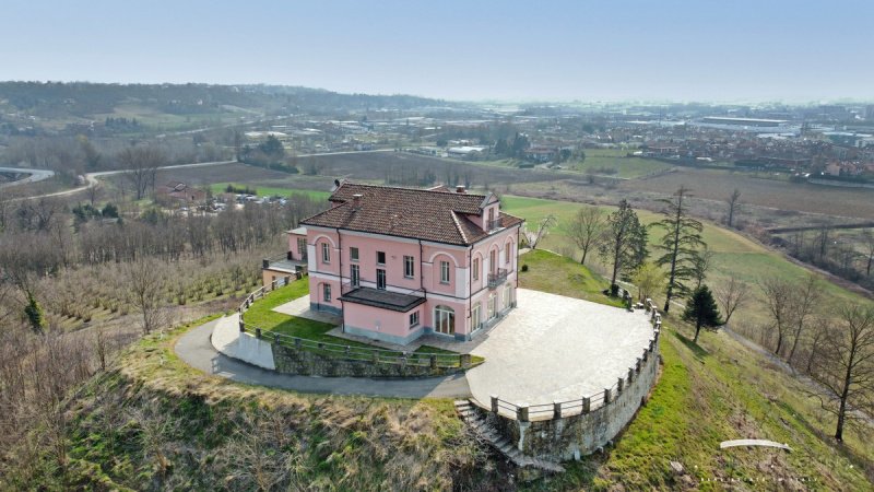 Villa a Asti