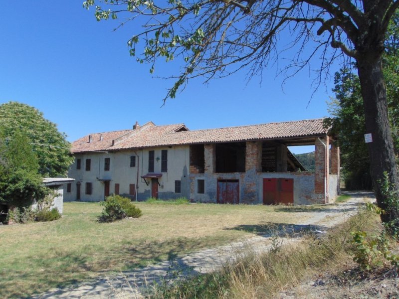 Farmhouse in Nizza Monferrato