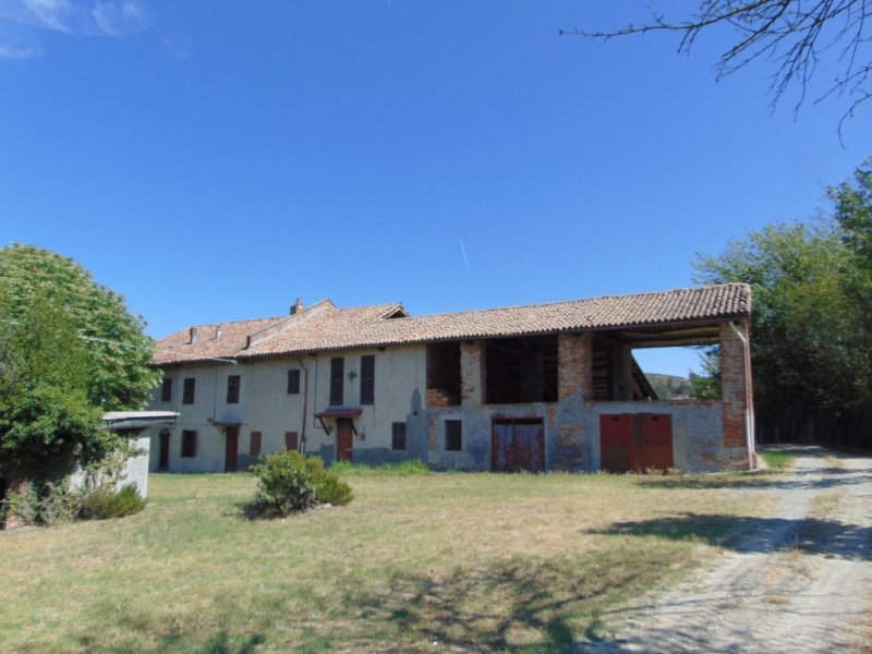 Klein huisje op het platteland in Nizza Monferrato
